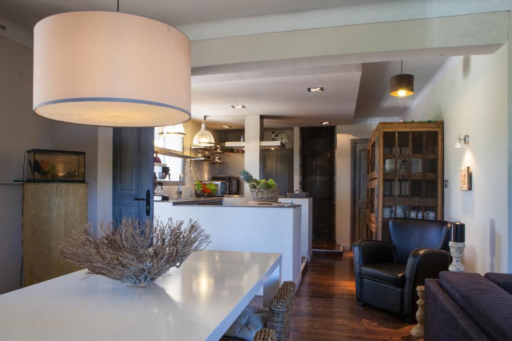 L'Auberge De L'Aubergine Eygalieres  Room photo